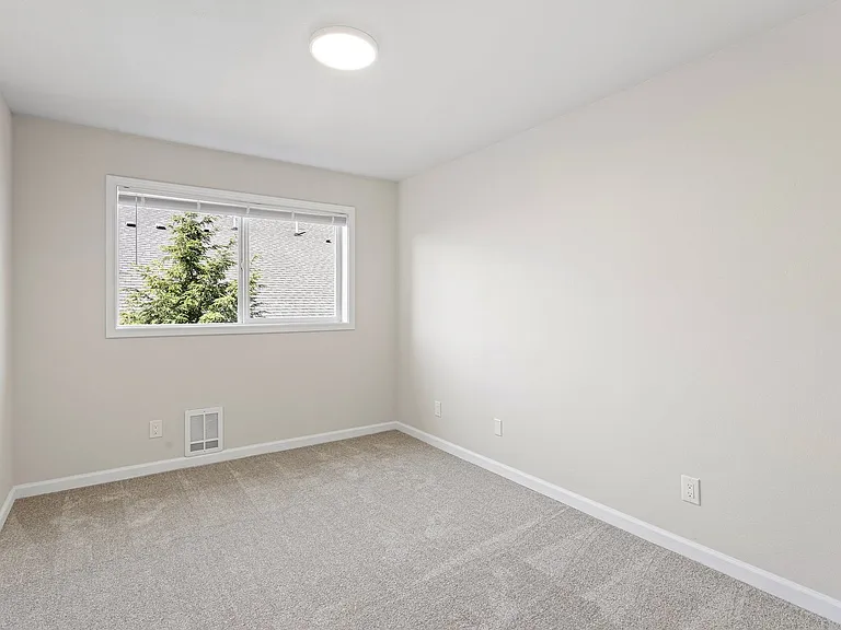 Park Place Apartments — Photo 10