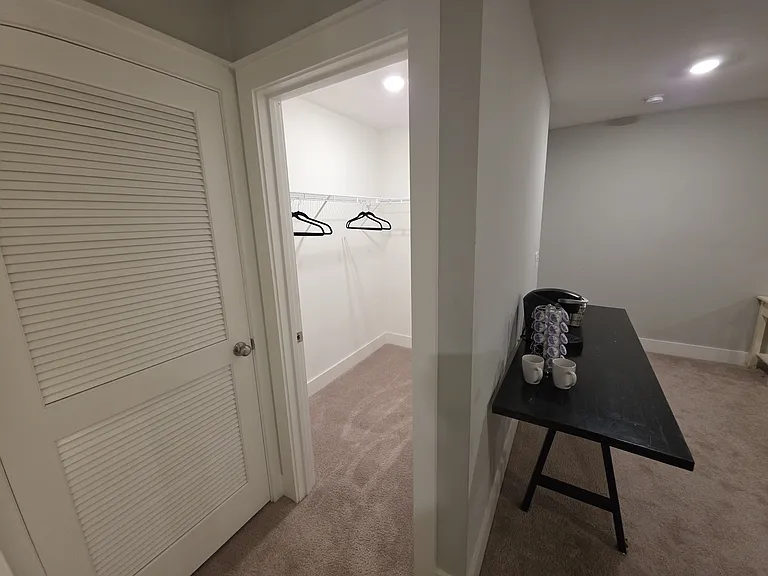 Maytown Cir — Photo 3