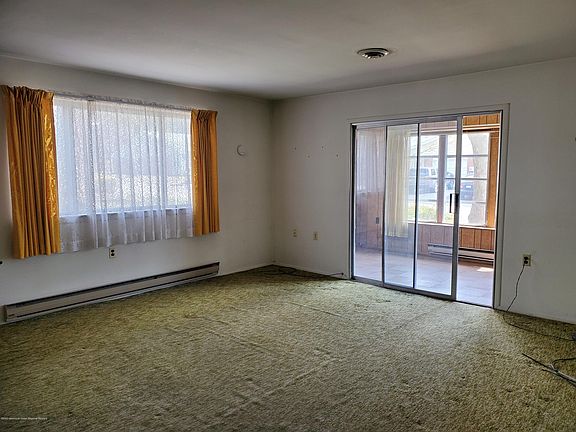 4th image of 84 Yorktowne Pkwy #B