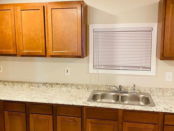 5th image of 1373 Aberdeen Ave