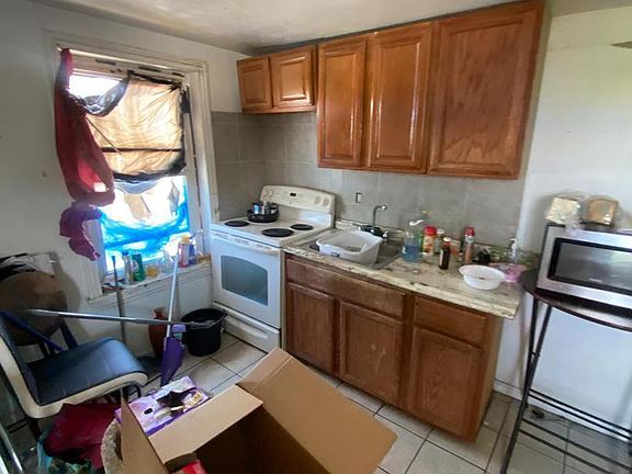 5th image of 3407 W Clearfield St