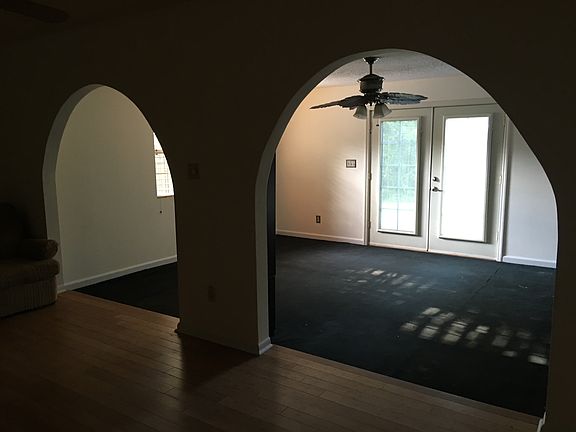 4th image of 716 Millard St