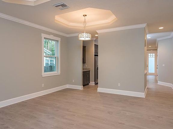 4th image of 1025 E Powhatan Ave