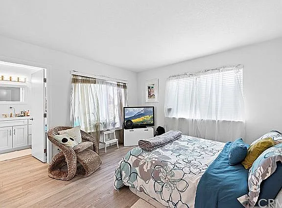 240 W Mariposa #A — Photo 6