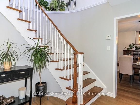 5th image of 89 Silver Maple Cres