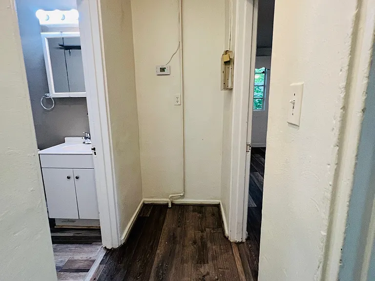 459 Ethel St NW — Photo 5