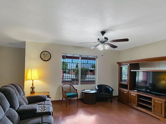 4th image of 9512 E Barrudean Hills St