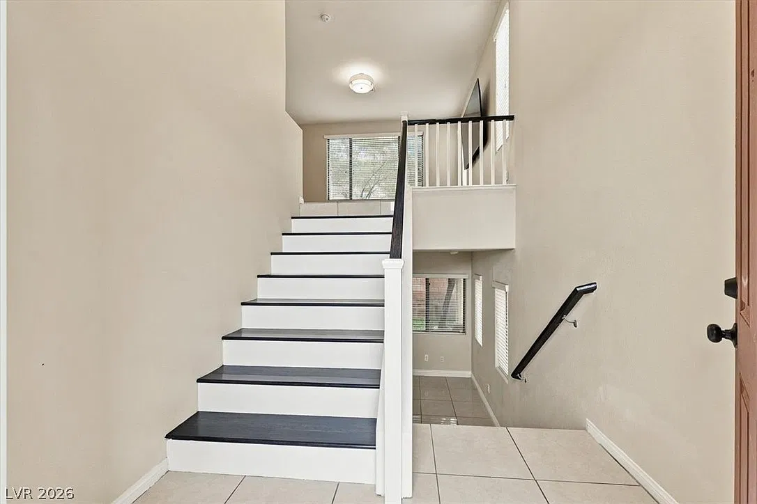 3 bed, 2.5 bath, 1608 sqft, $2,150 — Photo 2