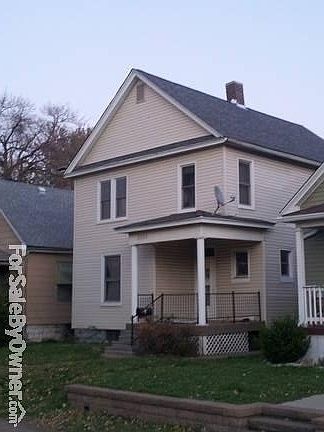 1st image of 2224 Iowa St