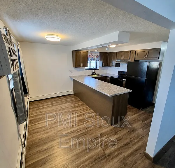 404 E 4th St #2 — Photo 2