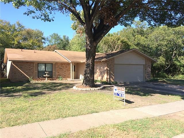 2nd image of 402 Brian Dr