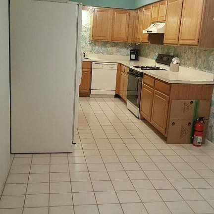 3rd image of 11 Cherrywood Cir #11