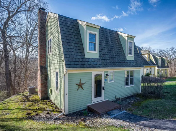 36 Newhall Ln, Galena, IL 61036