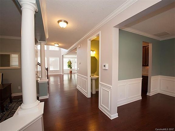 4th image of 2047 Clarion Dr