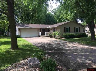 1559 Meyer Ln, North Mankato, MN 56003