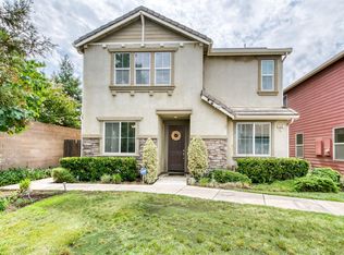 5546 N Sebastian Ln, Fresno, CA