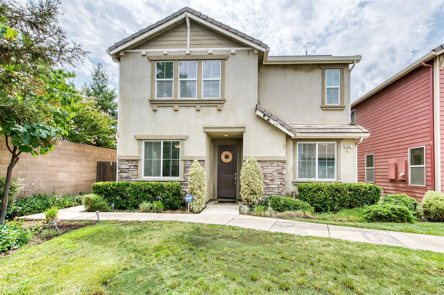 5546 N Sebastian Ln photo 1