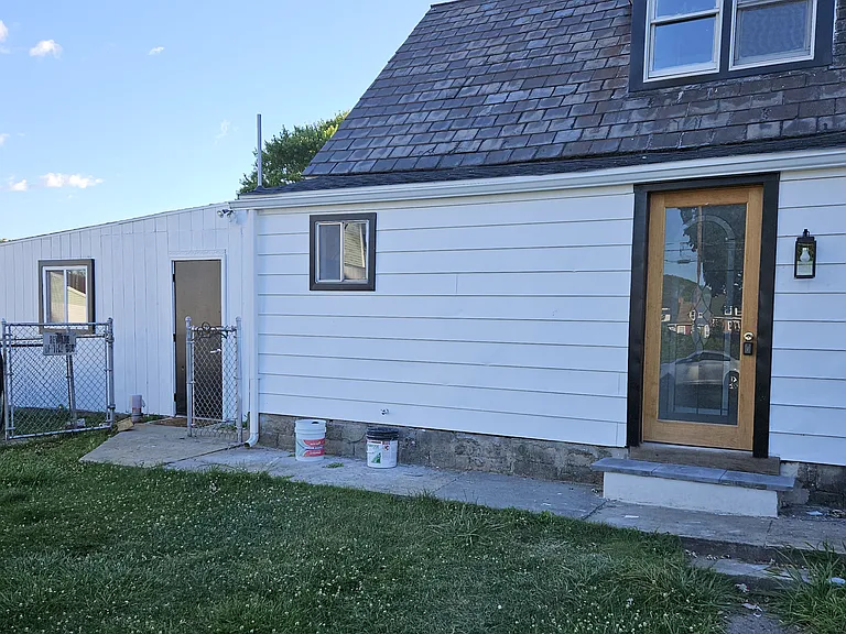 214 Somerset St — Photo 29