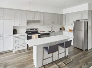 401 Ralph Hennessy Ave #1431706, Ottawa, ON K1X0E4