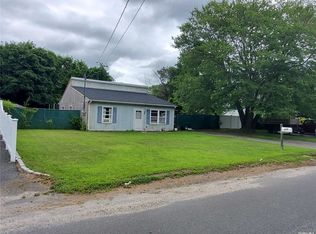 718 Provost Ave, Bellport, NY 11713