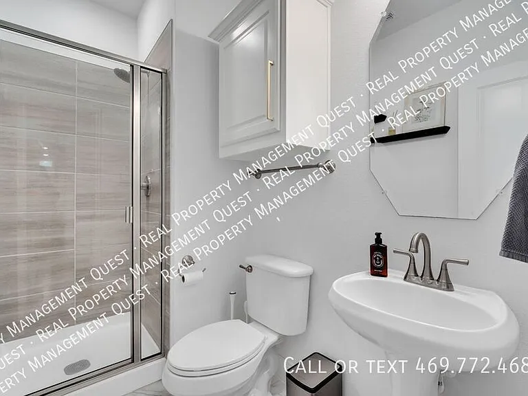 1767 Shumard St — Photo 10