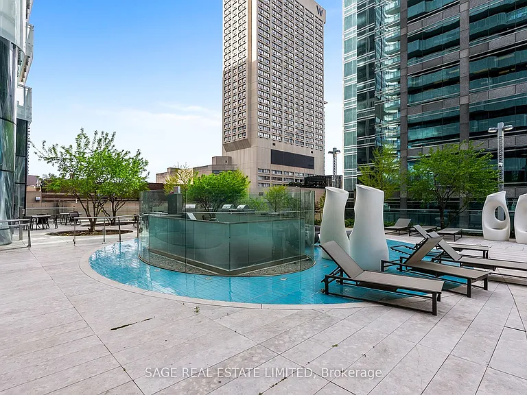 1 Bloor St E #510 — Photo 39