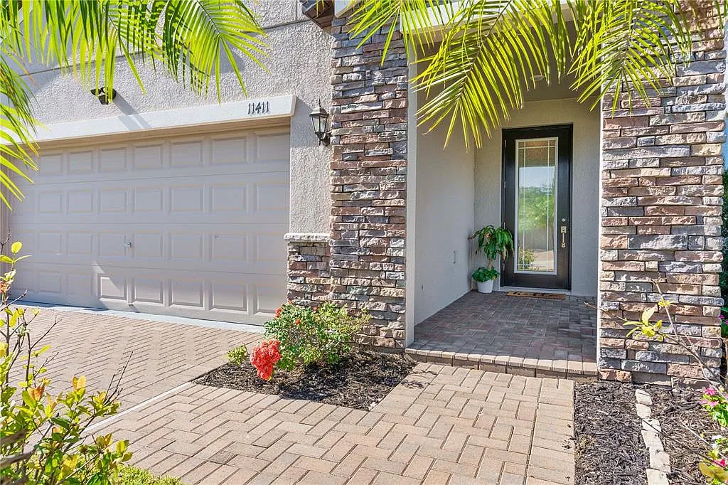 4 bed, 3.0 bath, 2555 sqft, $3,000 — Photo 3