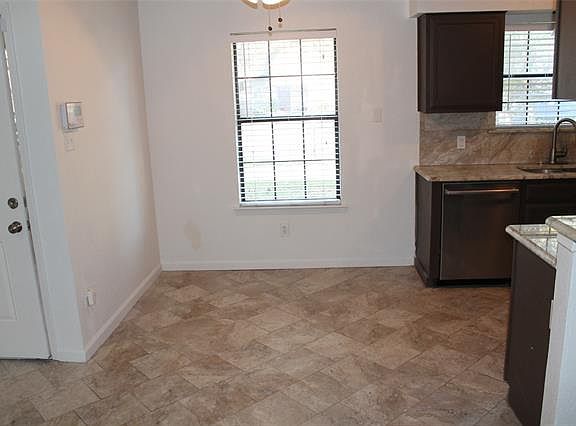 4th image of 5821 Sea Breeze Ln