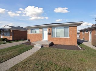8887 Woodbine Ave, Redford, MI