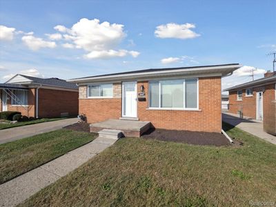 8887 Woodbine Ave, Redford, MI, 48239