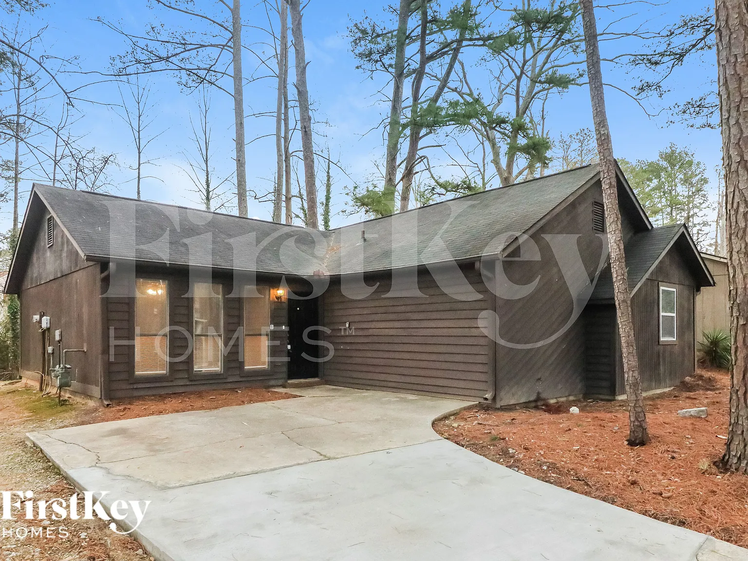 4 bed, 1.5 bath, 1285 sqft, $2,075 — Photo 1