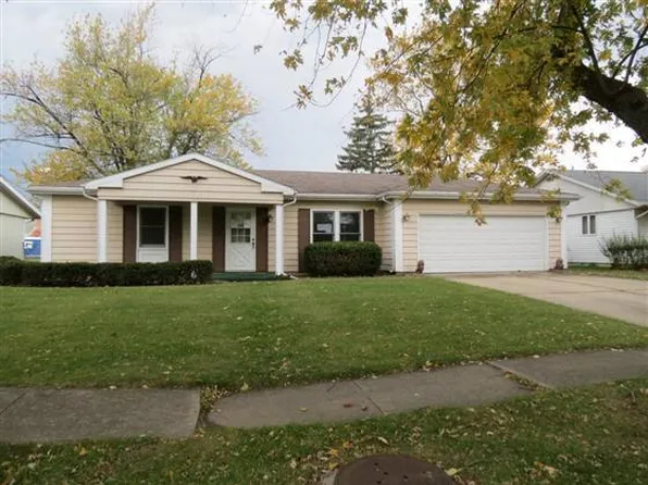 2905 N Richmond Dr, Muncie, IN 47304