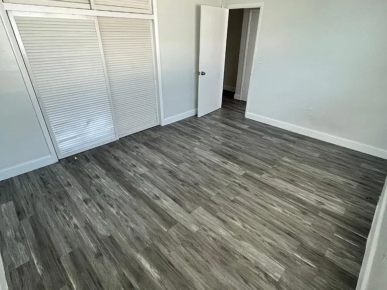 7511 Venetian St #4 — Photo 10