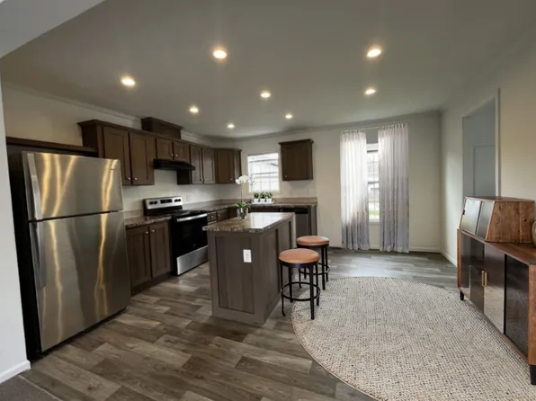 12 Crabapple Ln #Cra12, Olmsted, OH 44138
