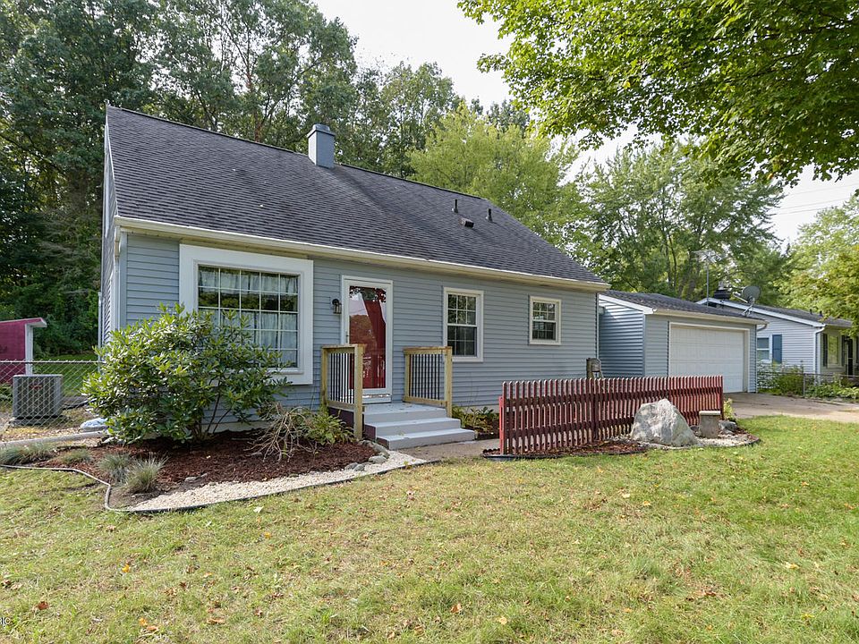 1st image of 213 Manor Dr