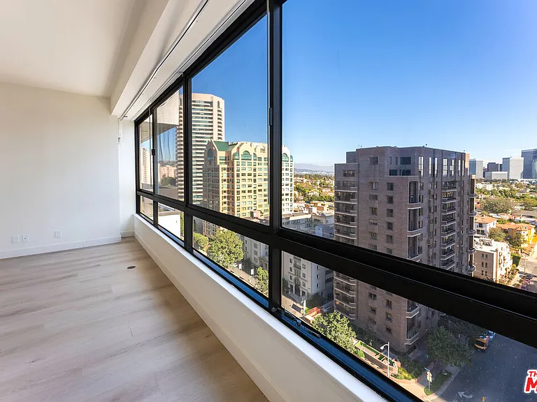 10551 Wilshire Blvd #1405 — Photo 34