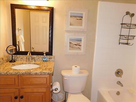 4th image of 850 Mallery St APT L13