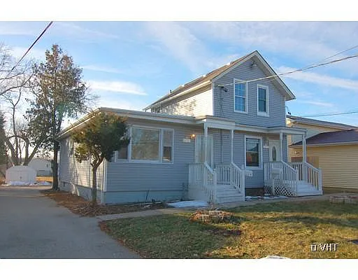 2323 33rd St photo 1