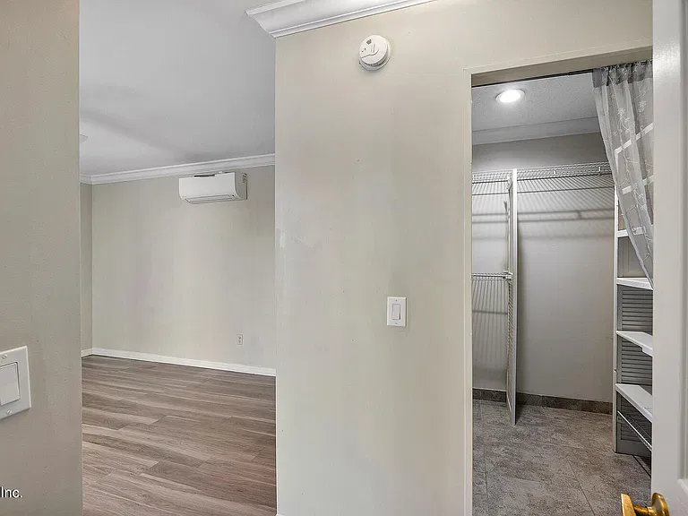 2456 Lorraine Ct — Photo 16