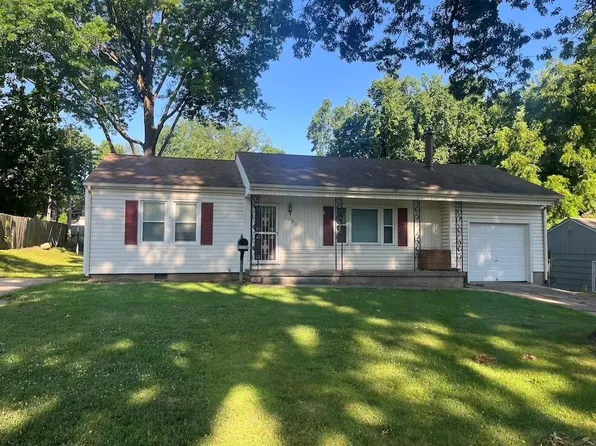 7530 Pawnee St, Prairie Village, KS 66208