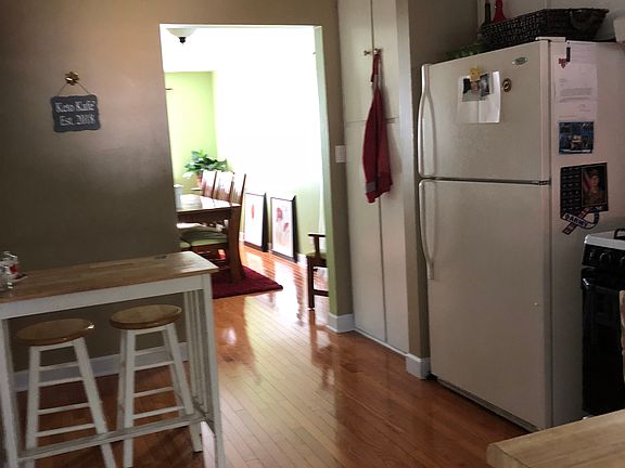 5th image of 215 Fremont Ave