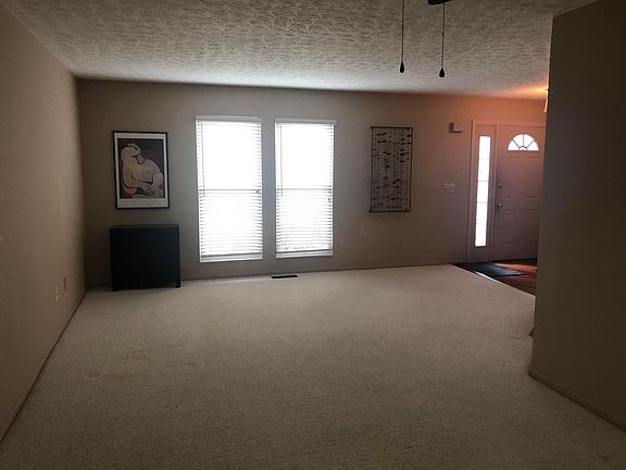 5th image of 224 Creighton Ct