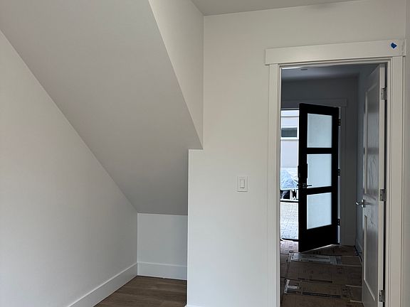 4th image of 217C NE 185th St