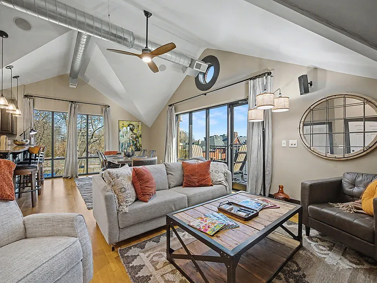 261 S Limestone St #304 — Photo 33