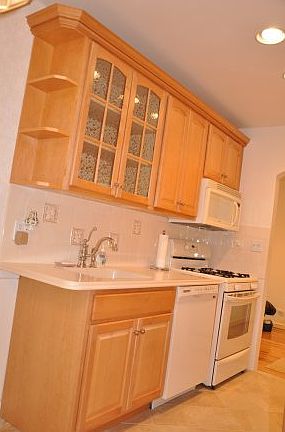 5th image of 2553 E 7th St APT 6D