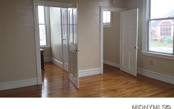 2nd image of 5225 W Seneca St