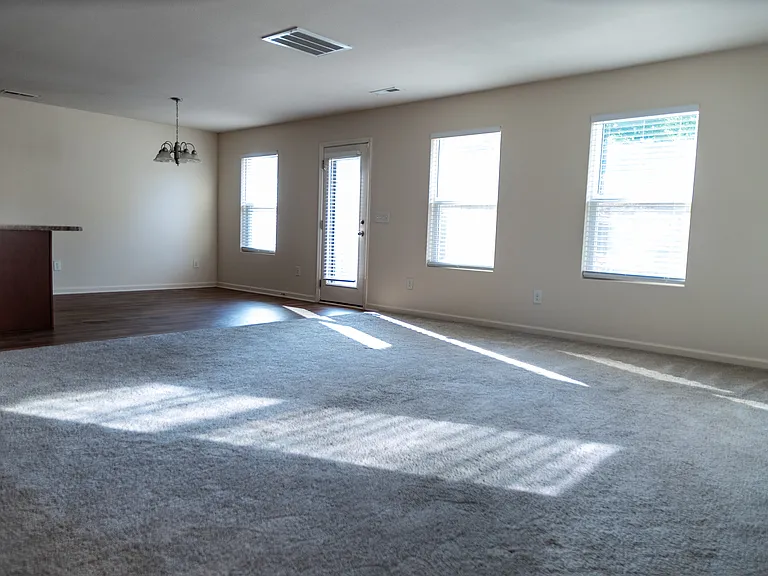 4113 Vershire Ave — Photo 10