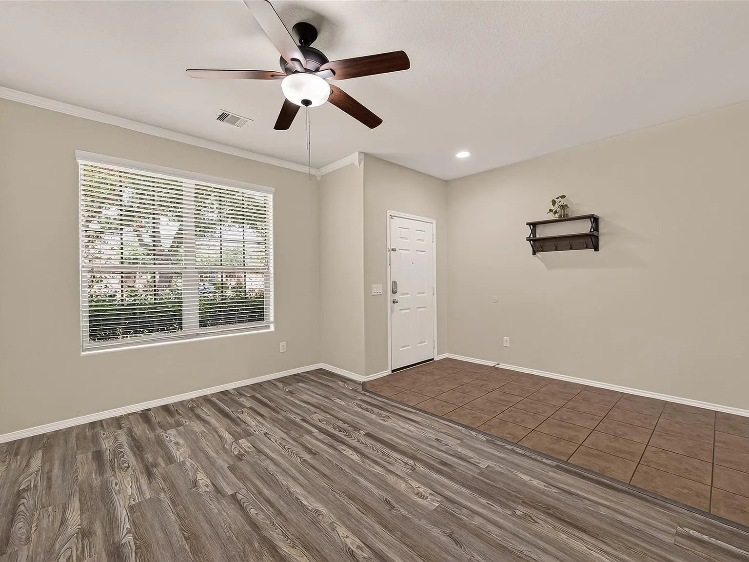 3 bed, 2.0 bath, 1780 sqft, $2,195 — Photo 4