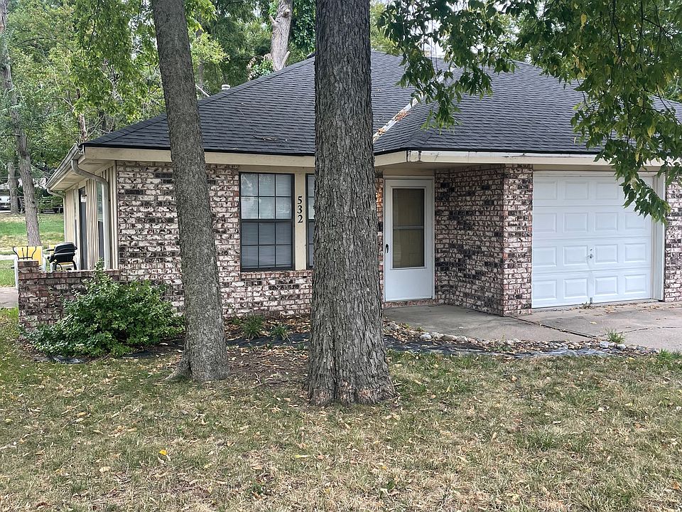 1st image of 532 SE Lee Haven Dr
