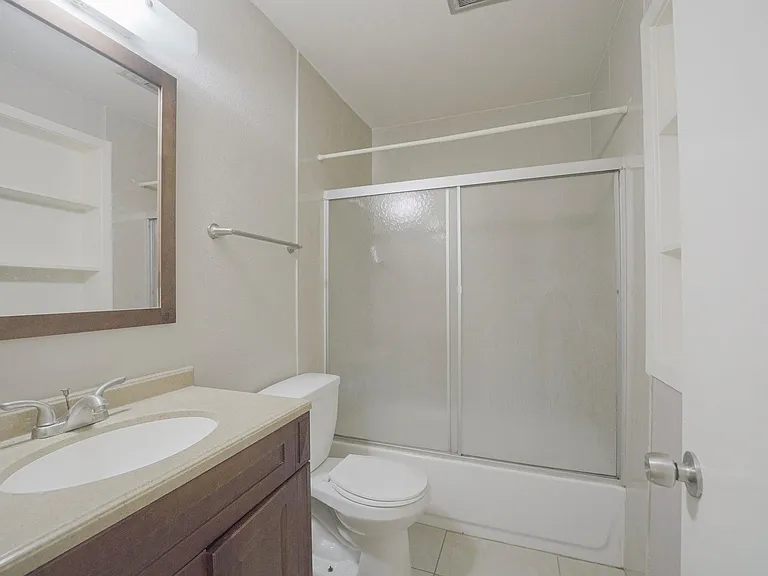 9811 Mango St — Photo 20